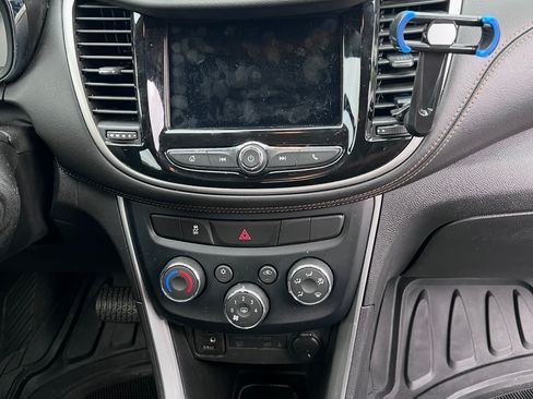 Used 2019 Chevrolet Trax LS FWD image 8