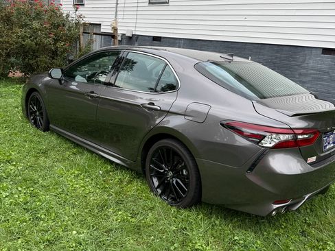 Used 2024 Toyota Camry XSE FWD image 5