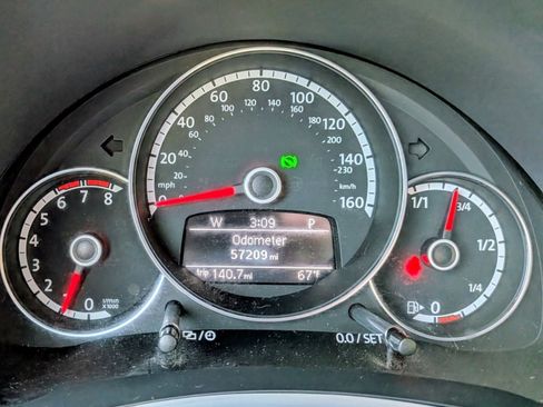 Used 2013 Volkswagen Beetle 2.0T image 21