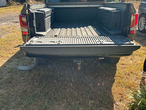 Used 2020 Nissan Titan PRO-4X w/ Pro-4x Convenience Package image 9