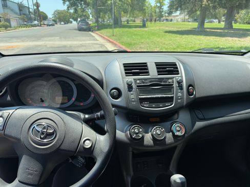 Used 2010 Toyota RAV4 Sport image 9