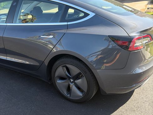 Used 2018 Tesla Model 3 Mid Range RWD image 13