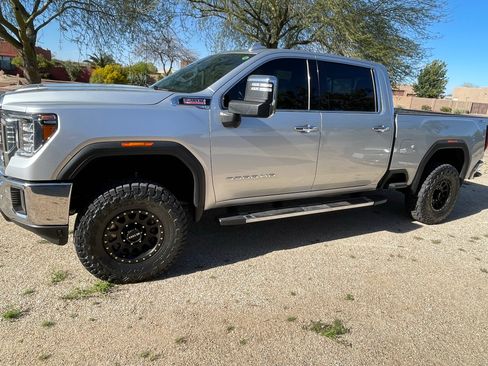 Used 2020 GMC Sierra 3500 SLT w/ SLT Premium Plus Package AWD/4WD image 4