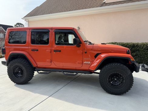 Used 2020 Jeep Wrangler Unlimited Sahara w/ Uconnect 4C Nav & Sound Group image 1