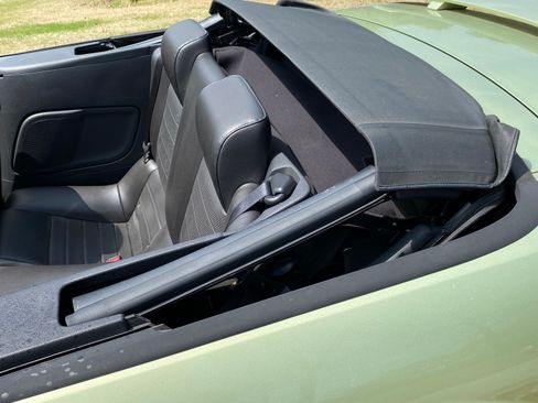 Used 2005 Ford Mustang GT Premium image 13