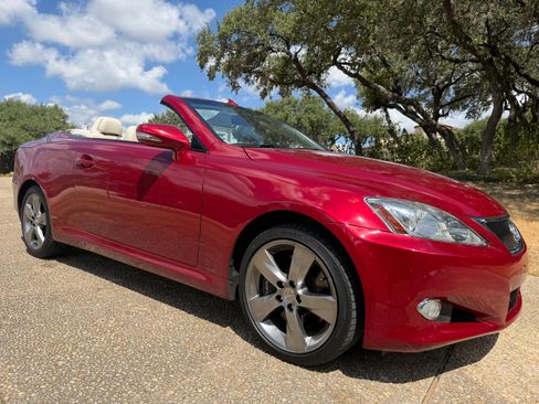 Used 2010 Lexus IS 350C RWD image 2