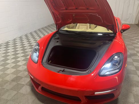 Used 2017 Porsche 718 Boxster RWD image 6