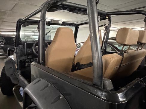 Used 1993 Jeep Wrangler Sahara image 5