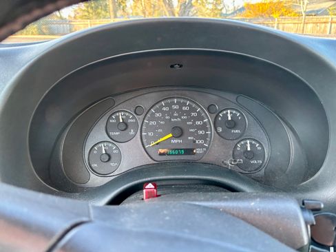 Used 2000 Chevrolet S10 Pickup LS w/ Preferred Equipment Group image 10