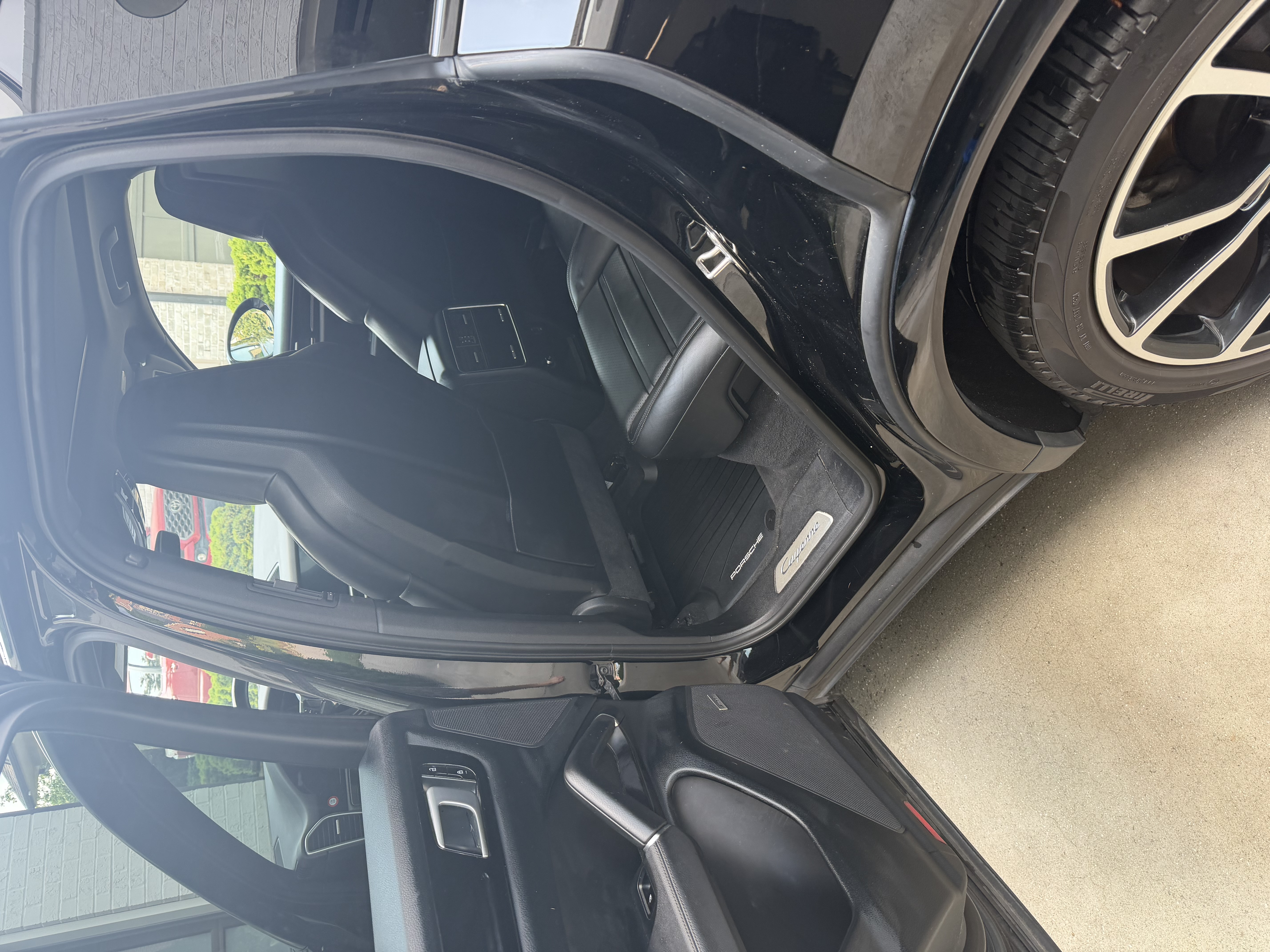 Used 2019 Porsche Cayenne AWD/4WD image 14