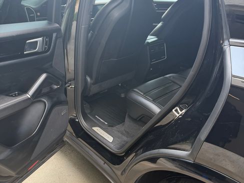 Used 2019 Porsche Cayenne AWD/4WD image 14