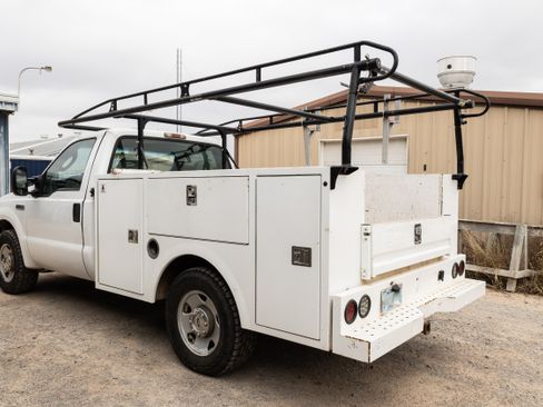 Used 2007 Ford F250 XL image 8