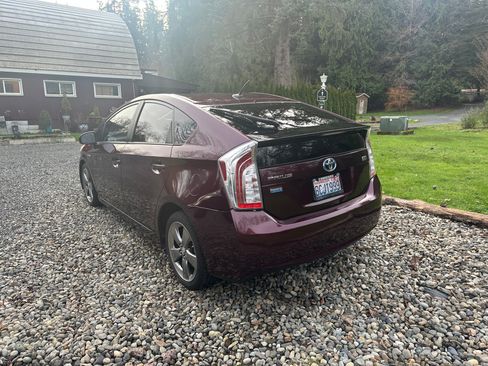 Used 2013 Toyota Prius Persona Series image 8