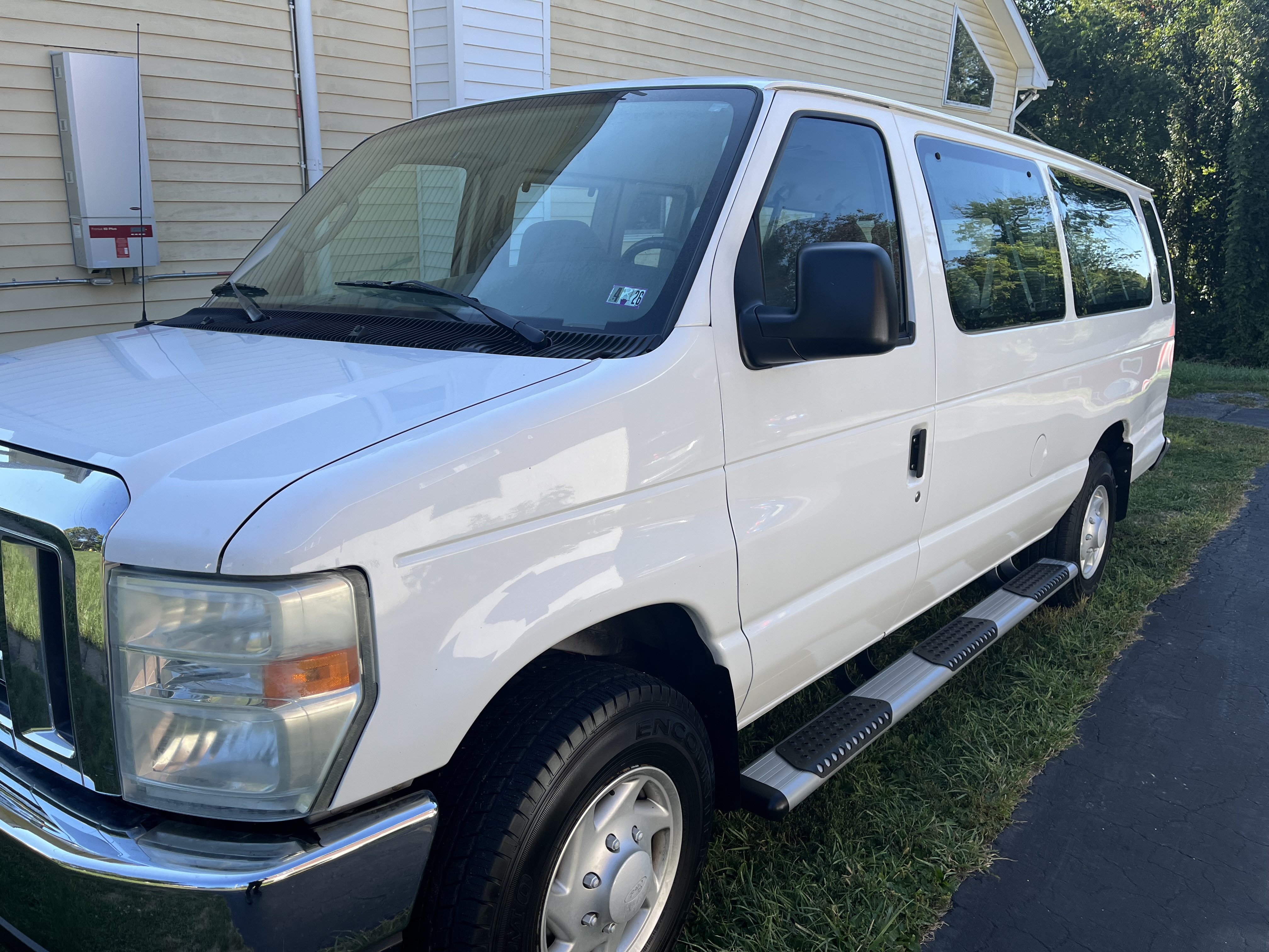 Used 2008 Ford E-350 and Econoline 350 XLT RWD image 13