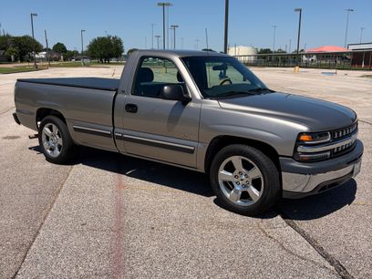 Used 2000 Chevrolet Silverado 1500 2WD Regular Cab w/ Exterior Appearance Pkg