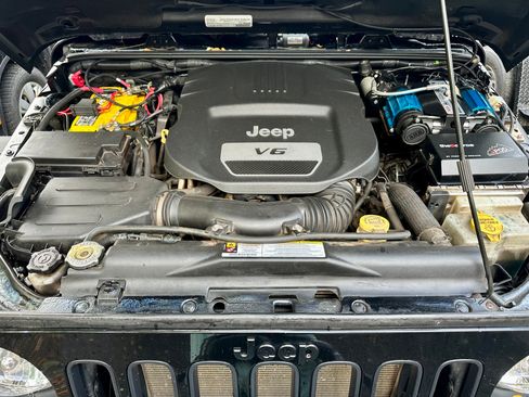 Used 2016 Jeep Wrangler Sport image 16