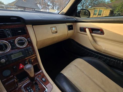 Used 2001 Mercedes-Benz SLK 320 image 13