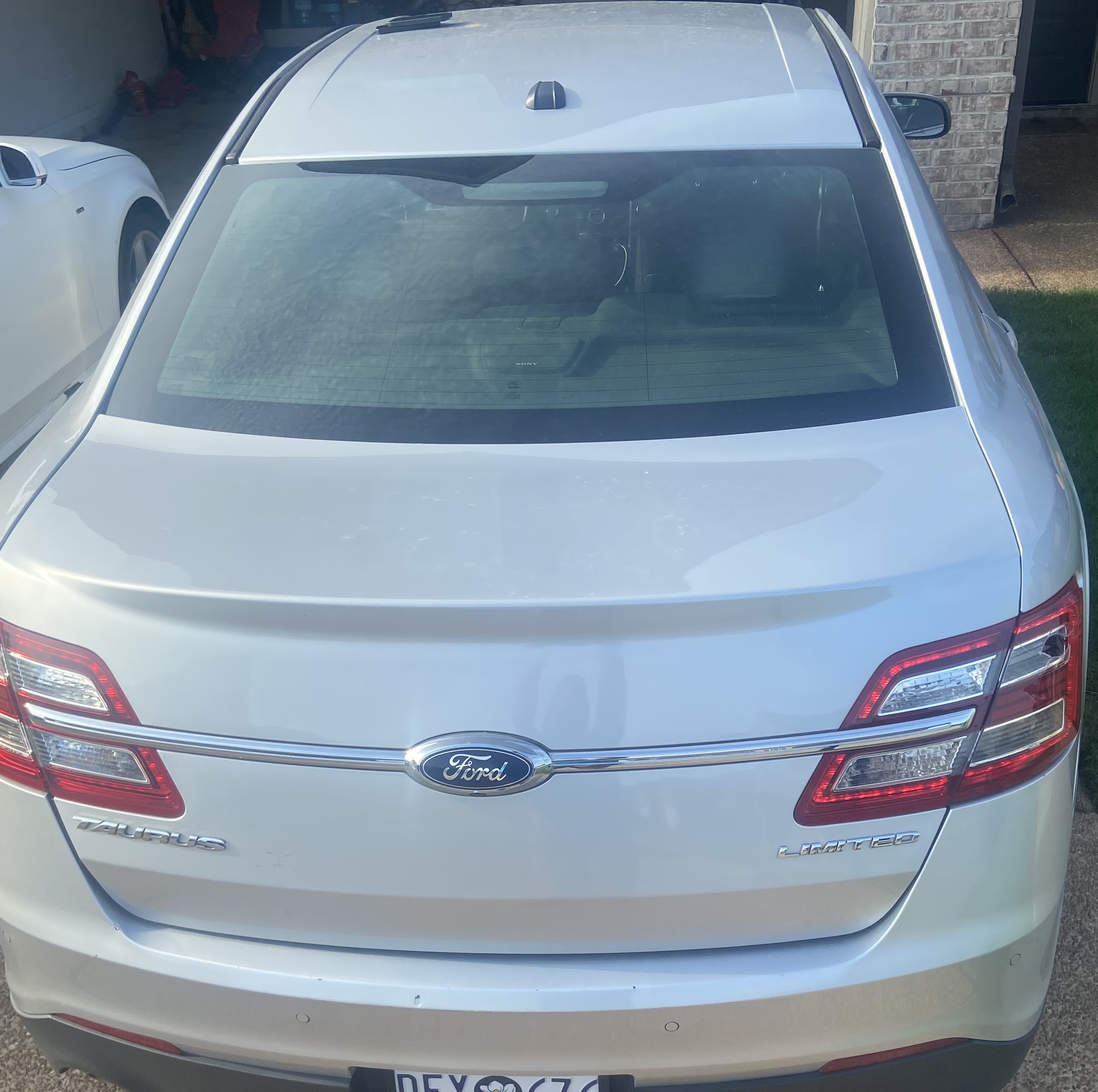Used 2019 Ford Taurus Limited FWD image 4
