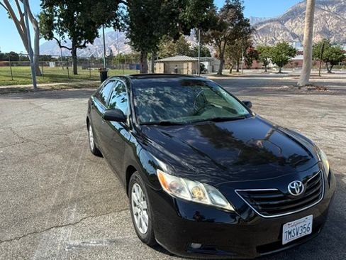 Used 2009 Toyota Camry XLE FWD image 1