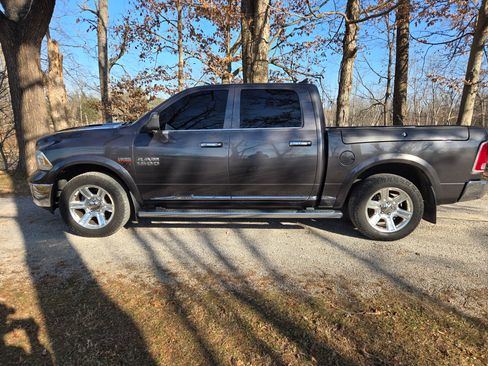 Used 2016 RAM 1500 Limited image 2