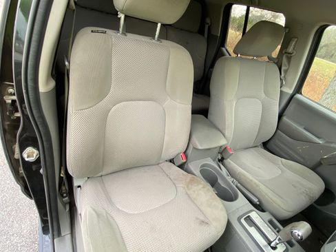 Used 2019 Nissan Frontier SV image 18