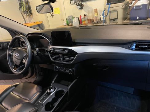 Used 2021 Ford Escape SEL w/ Technology Package AWD/4WD image 6