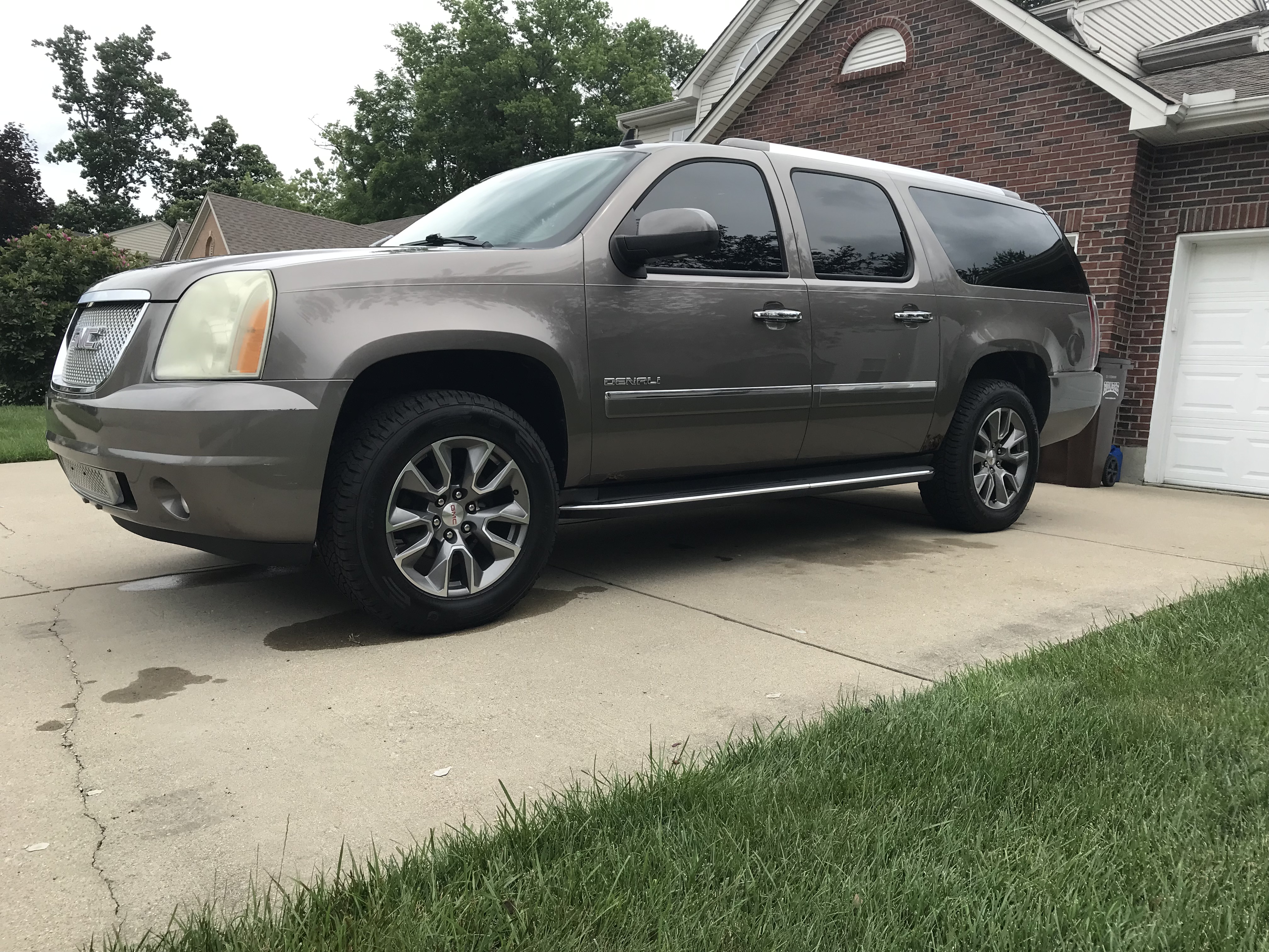 Used 2011 GMC Yukon XL Denali AWD/4WD image 13