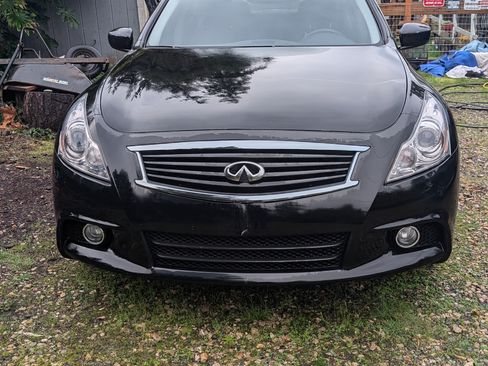 Used 2010 INFINITI G37 Sport w/ Navigation Pkg image 2
