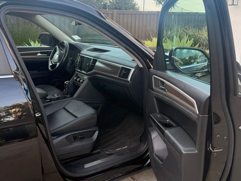 Used 2019 Volkswagen Atlas SEL R-Line image 11