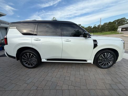 Used 2025 Nissan Armada Platinum Reserve RWD image 1