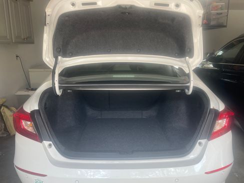 Used 2021 Honda Accord Touring image 8