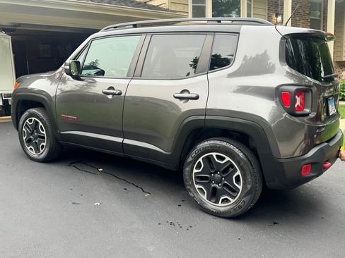 Used 2016 Jeep Renegade Trailhawk AWD/4WD image 4