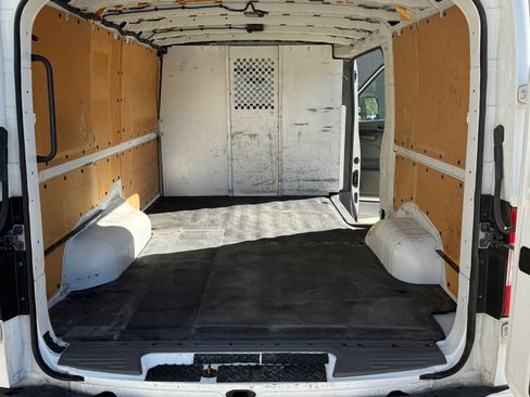 Used 2016 Nissan NV 3500 SV w/ Technology Package image 11