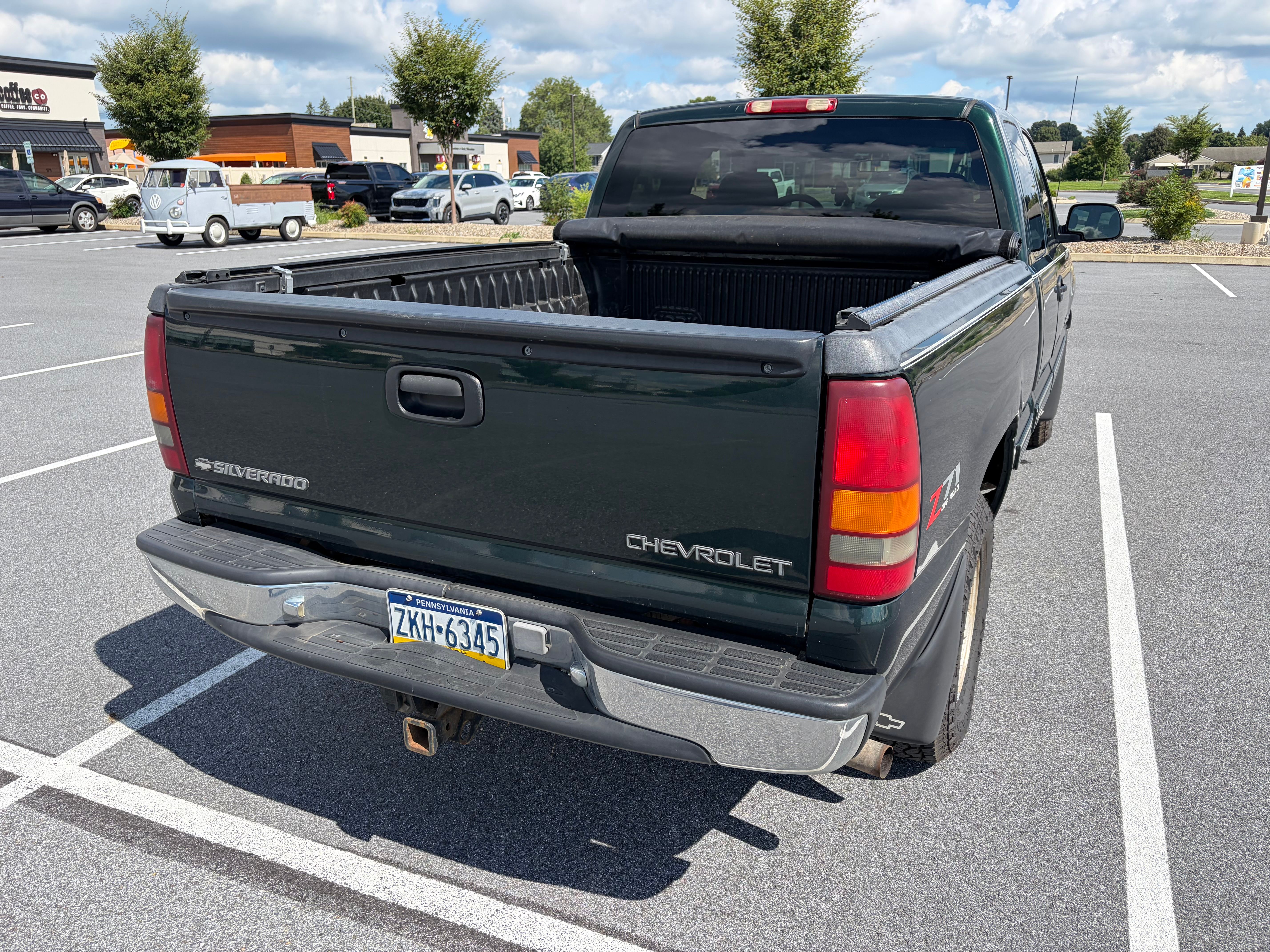 Used 2001 Chevrolet Silverado 1500 LS w/ Firm Ride Suspension Pkg AWD/4WD image 4