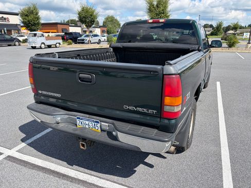 Used 2001 Chevrolet Silverado 1500 LS w/ Firm Ride Suspension Pkg AWD/4WD image 4