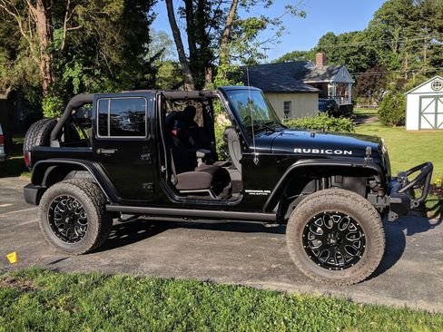 Used 2015 Jeep Wrangler Unlimited Rubicon image 17