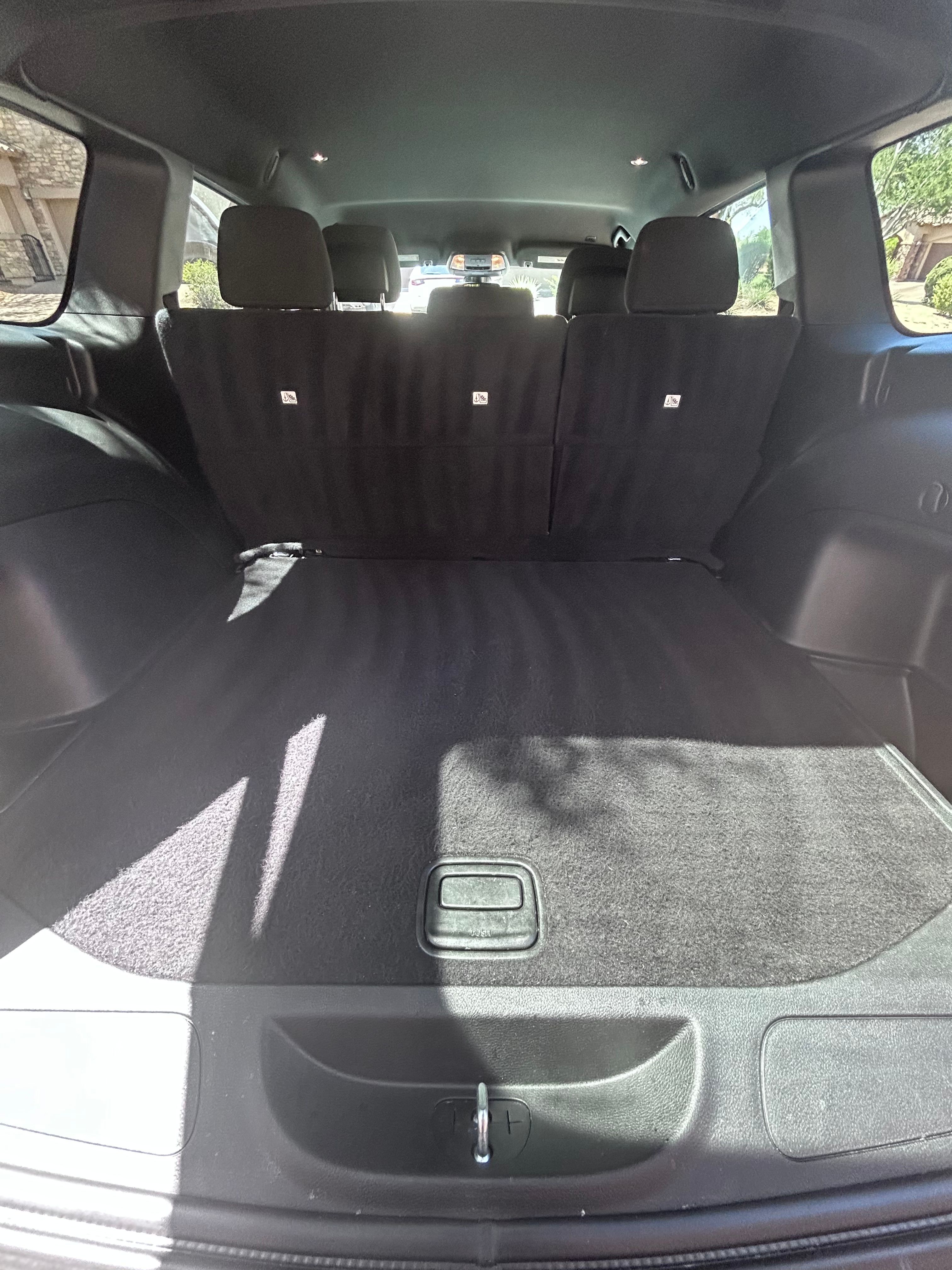 Used 2022 Jeep Grand Cherokee Laredo E w/ Security & Convenience Group RWD image 4