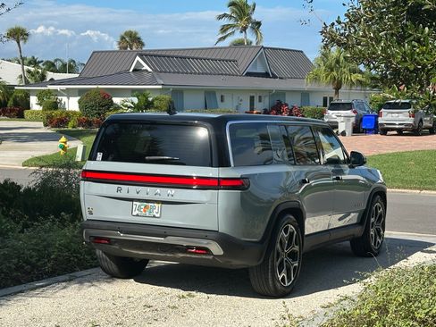 Used 2023 Rivian R1S Adventure image 5