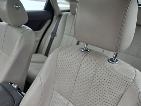 Used 2011 Jaguar XJ image 10