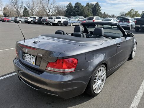 Used 2008 BMW 135i Convertible image 2