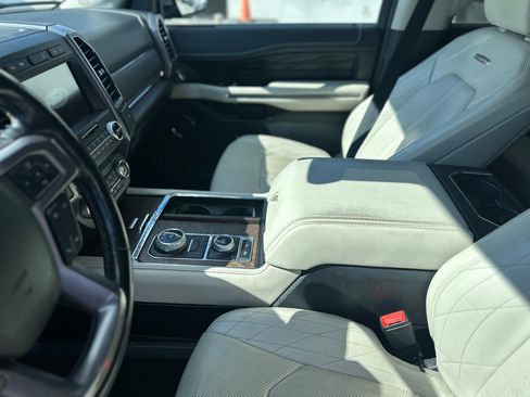Used 2019 Ford Expedition Platinum image 9