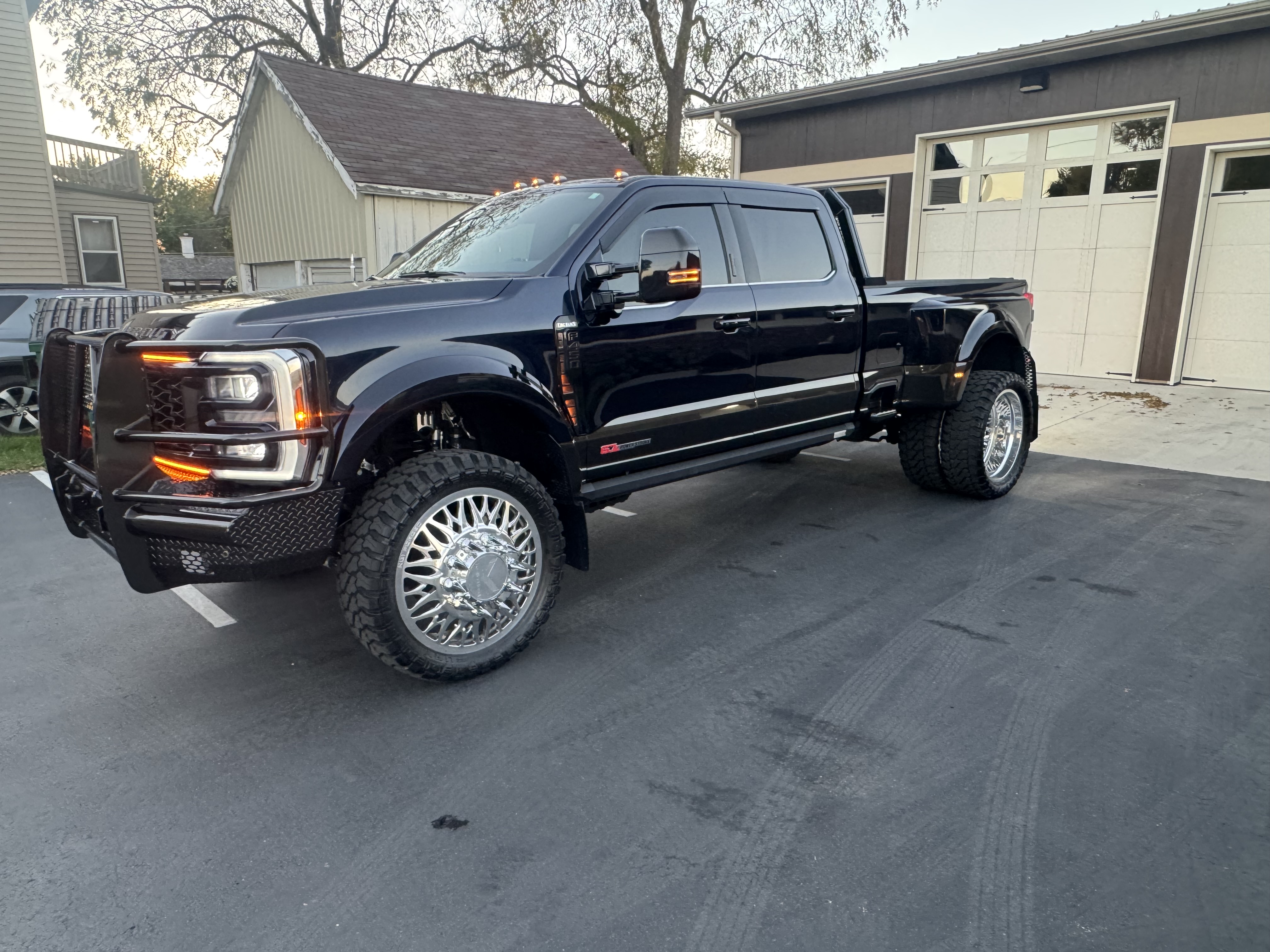 Used 2024 Ford F450 King Ranch w/ FX4 Off-Road Package AWD/4WD image 2