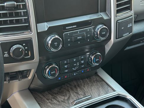 Used 2019 Ford F250 Lariat w/ Lariat Value Package image 12