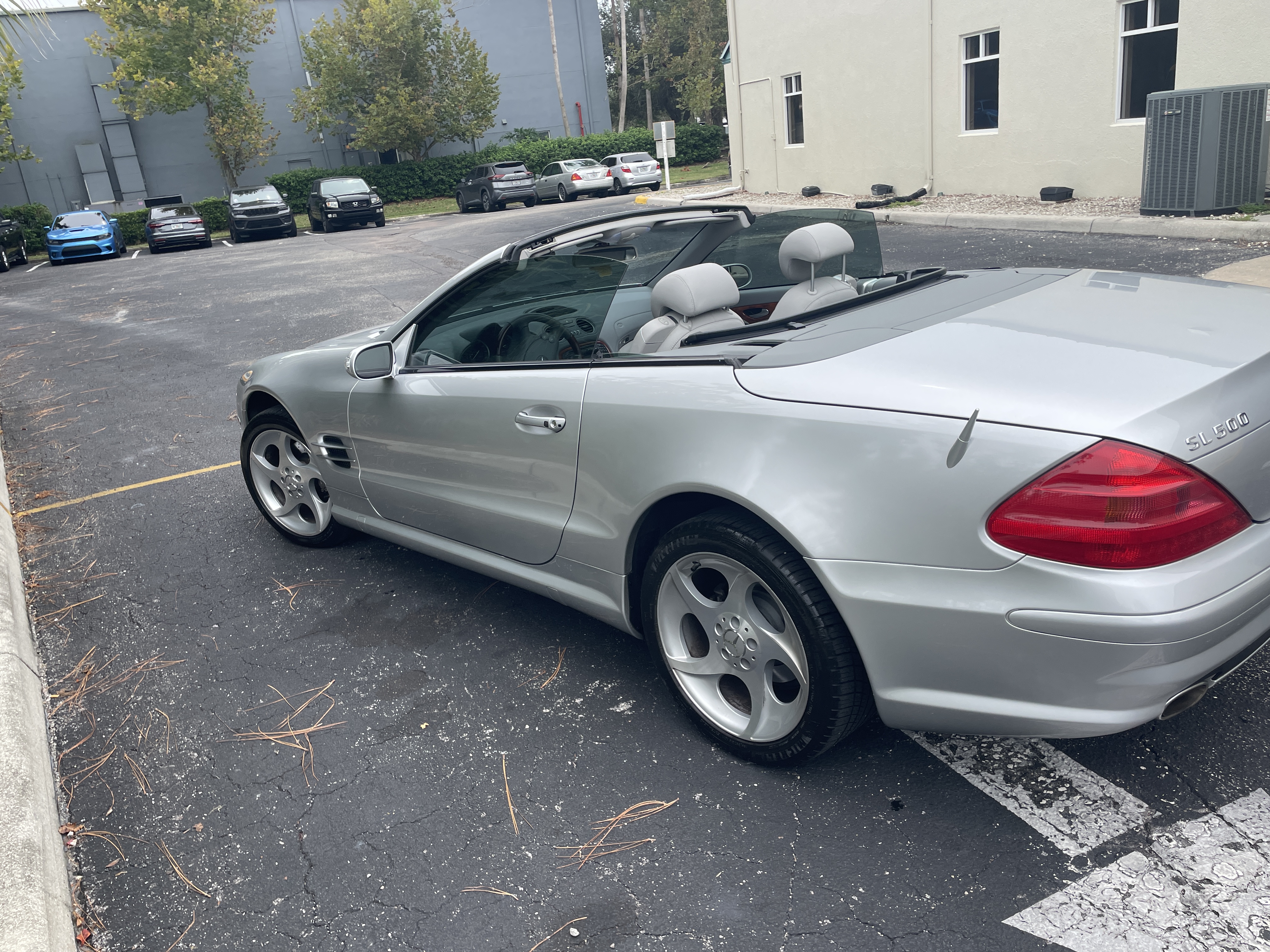 Used 2004 Mercedes-Benz SL 500 w/ AMG Sport Pkg image 9