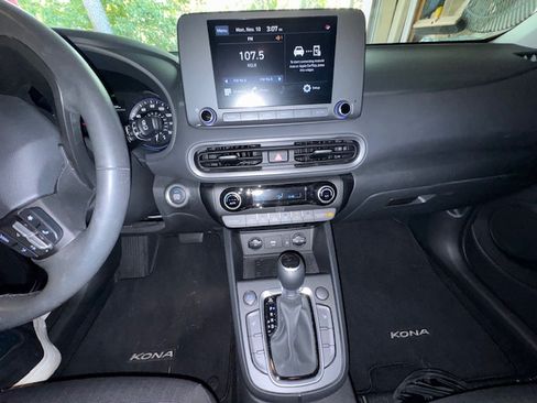 Used 2022 Hyundai Kona SEL w/ Convenience Package image 12