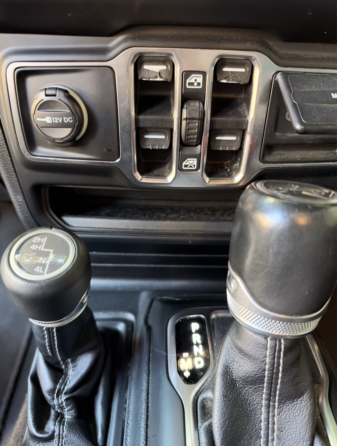 Used 2019 Jeep Wrangler Unlimited Sahara AWD/4WD image 22