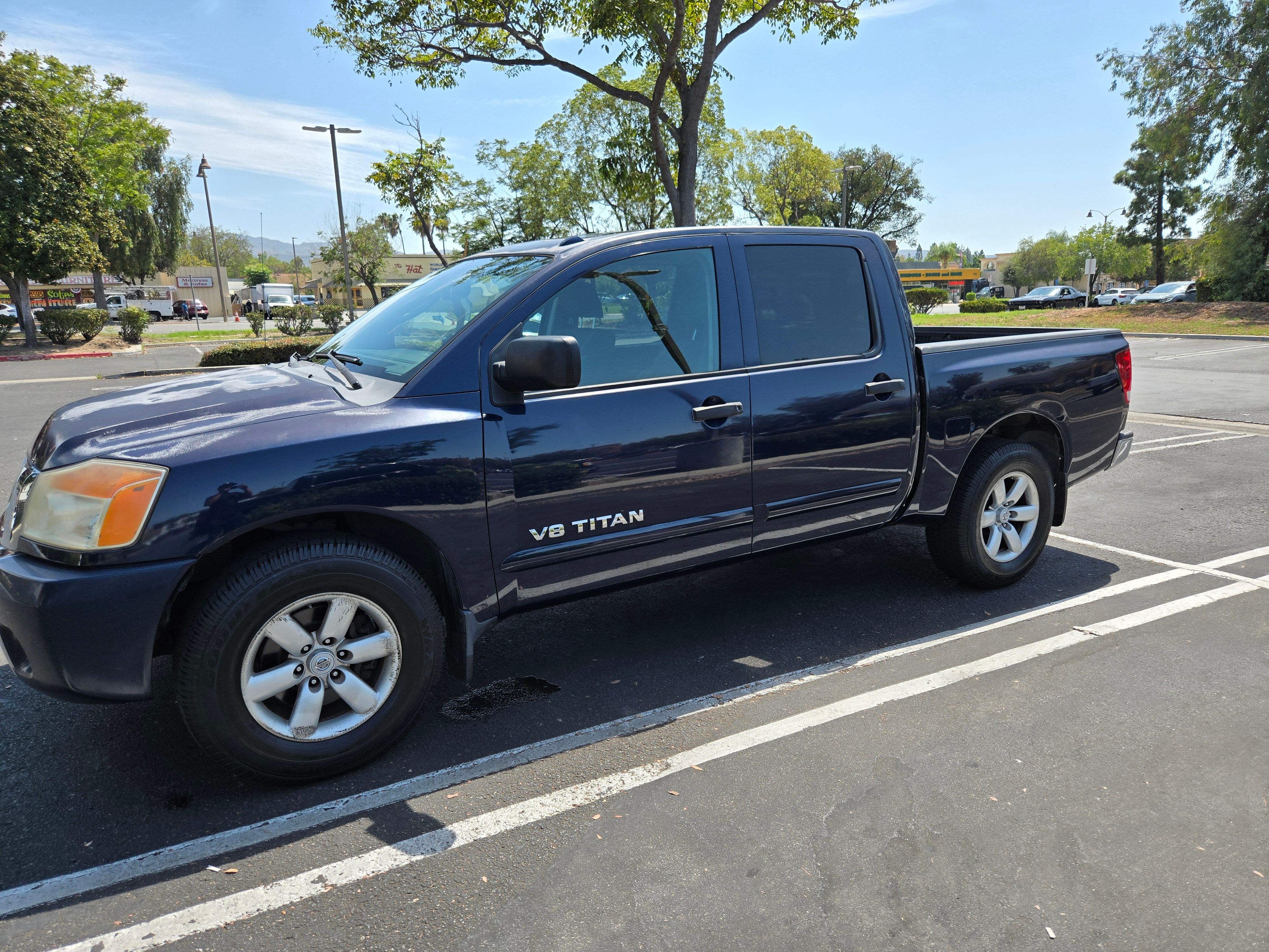 Used 2009 Nissan Titan SE w/ SE Drivers Convenience Pkg RWD image 4