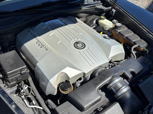 Used 2006 Cadillac XLR image 11