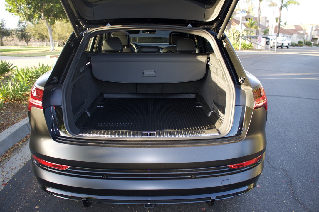 Used 2023 Audi e-tron Chronos AWD/4WD image 21