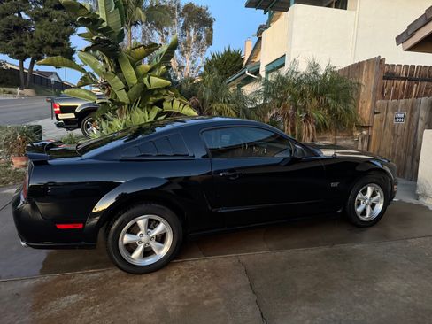 Used 2008 Ford Mustang GT RWD image 8